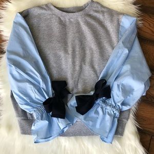 Trendy sweatshirt with bow sleeves in Size M